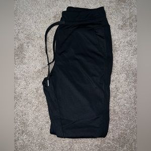 HALARA black joggers
